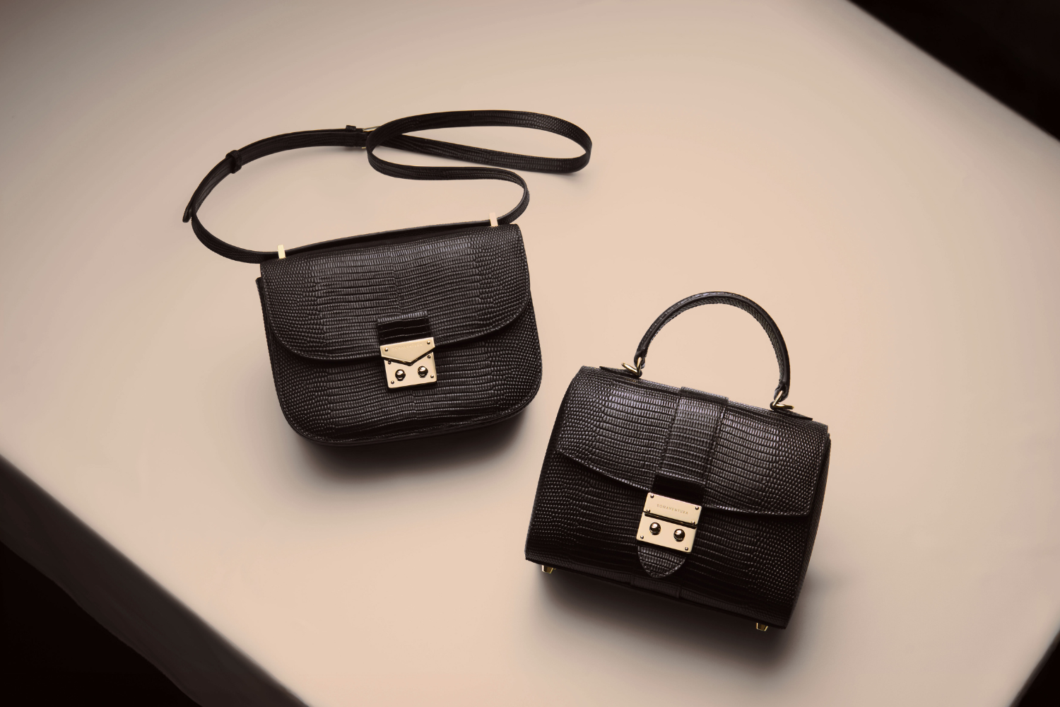 【新発売】12月4日にリザードエンボスレザーアイテムが登場