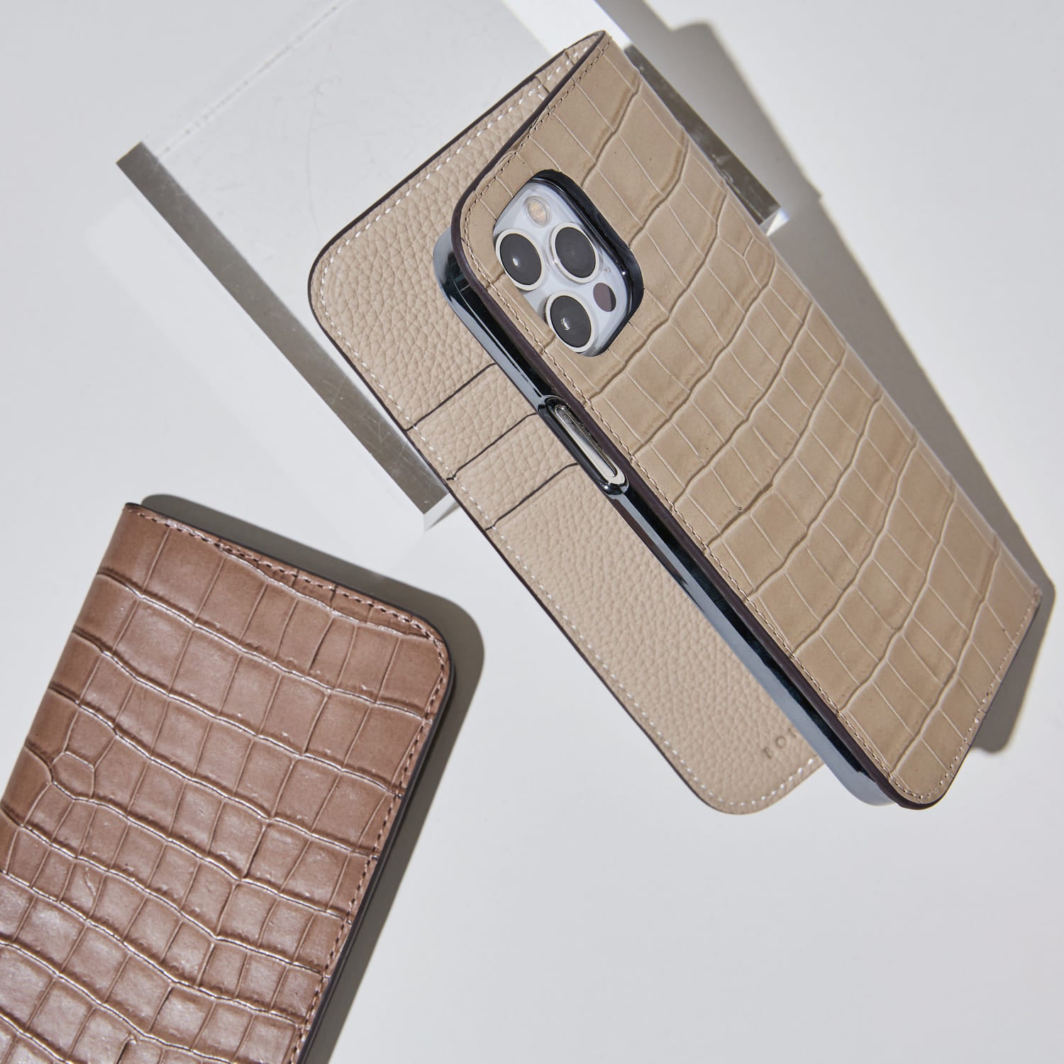 Diary Case Embossed Croco Leather (iPhone 14 Plus)