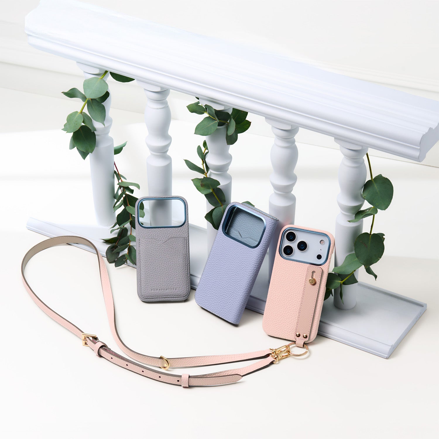 iPhone 15 Pro) ハンドル付き バックカバーケース シュリンクレザー
