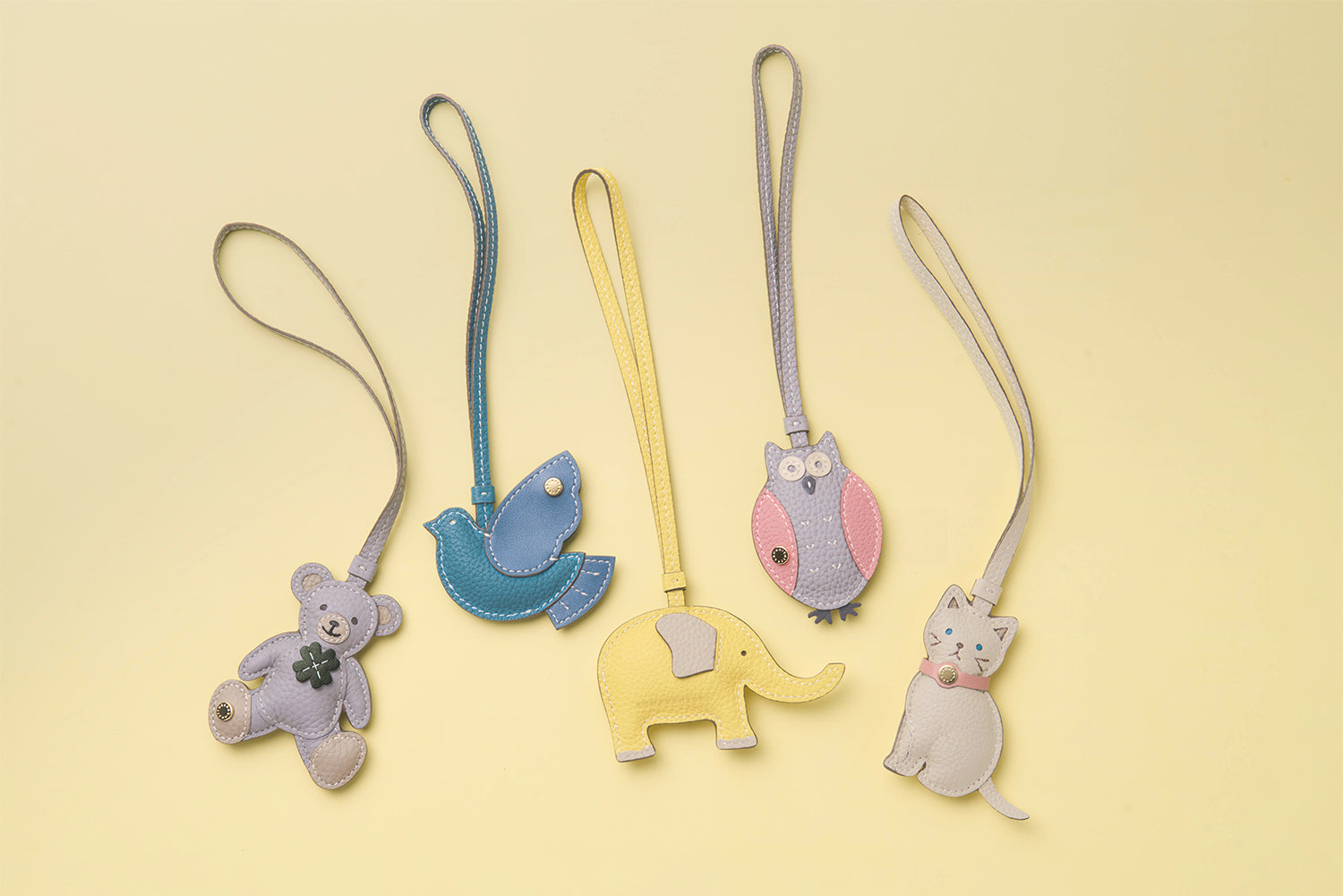 ボナベンチュラ　ホリデー限定 ベージュ レザー ベアのチャーム バレンタイン限定】ベアチャーム