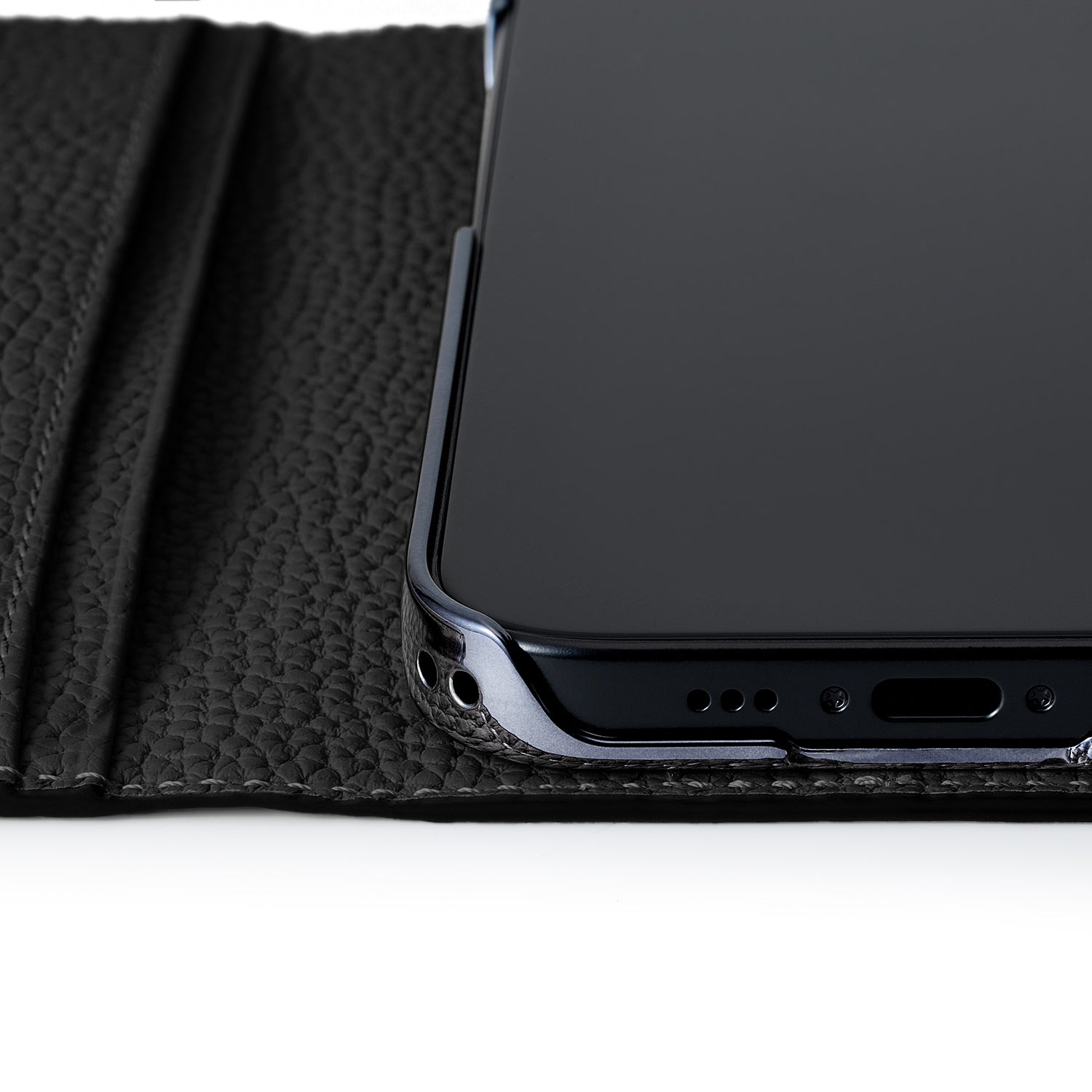 (iPhone 16 Pro Max) ダイアリーケース エンボスクロコレザー